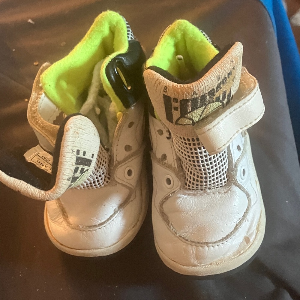 FINAL MARKDOWN Infant Nike White and Black Shoes 3